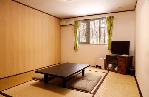 Yumoto House | Paper Moon