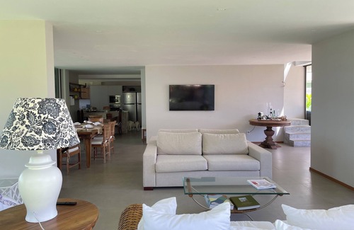 Canto do Mar House | Paraíso pé na Areia com 6 Suítes