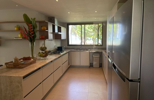 Canto do Mar House | Paraíso pé na Areia com 6 Suítes