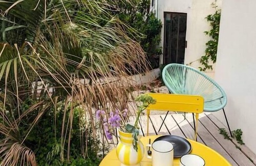 Roucas-Blanc Villa | Paradis au cœur de Marseille - piscine, vue mer