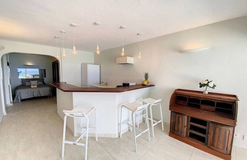Grand Case Condo | Paradis Caraibes 1, feet in the water in Grand Case