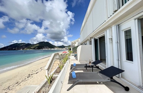 Grand Case Condo | Paradis Caraibes 1, feet in the water in Grand Case