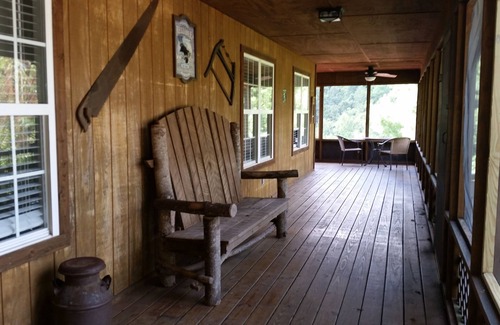 Pulaski House | Paradise -125 Acre getawaynExclusive use and privacy for you and your family.