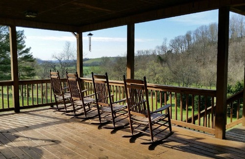 Pulaski House | Paradise -125 Acre getawaynExclusive use and privacy for you and your family.