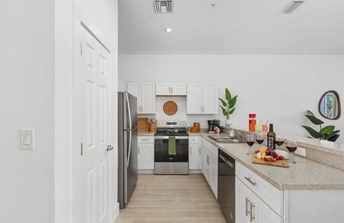 Iona House | Paradise at Hidden Palms Cove
