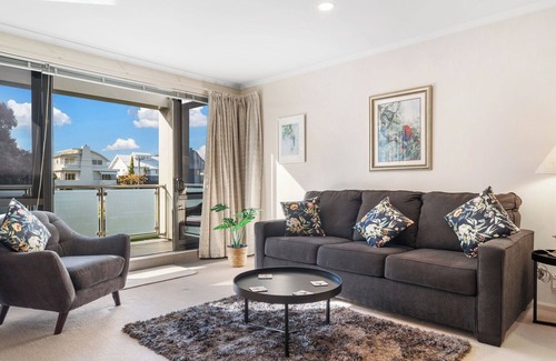 Mount Maunganui Cottage | Paradise at The Paramount - Mt Maunganui Apartment
