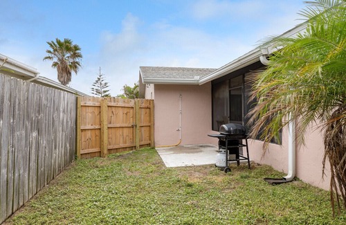 Indialantic House | Paradise Beach House -1 min walk to Ocean!