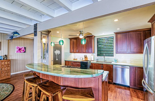 Laupahoehoe House | Paradise Bluff: Cliffside Home w/Gorgeous Ocean Views and Tropical Garden