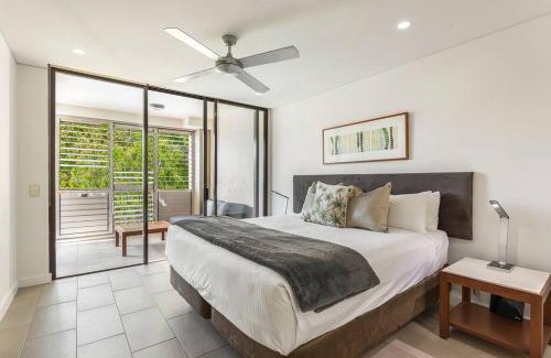 Palm Cove Apartment | Paradise Bound - A Rooftop Resort Retreat