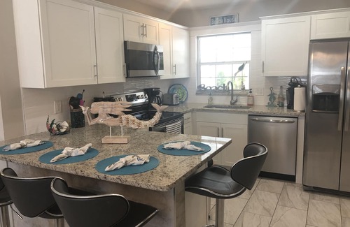 Bradenton House | Paradise Cove - A perfect Beach Getaway