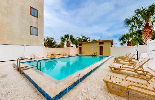 Holiday Beach Hotel | Paradise Cove