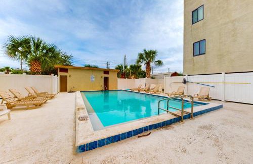 Holiday Beach Hotel | Paradise Cove