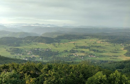 Idrija Apartment | Paradise for hikers. Family friendly.