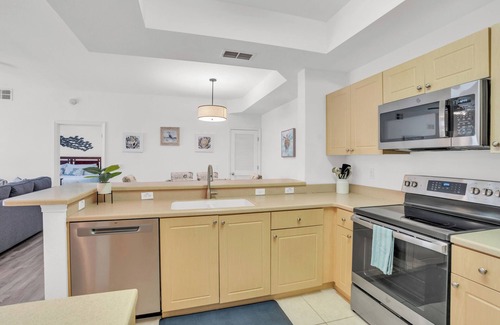 McGregor Condo | Paradise Found - 2 Bedroom, 2 Bath Luxury Condo with Pool, Hot tub, & Gym
