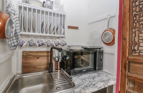 Symonds Yat Cottage | PARADISE FOUND, pet friendly, with hot tub in Symonds Yat