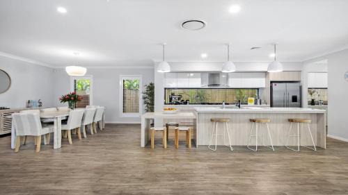 Pearl Beach House | Paradise in Pearl-walk to beach, ducted air