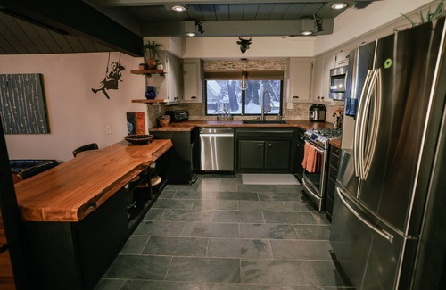 Blue Jay Cabin | Paradise in the Pines! Cozy 5-bedroom cabin w/private hot tub, fire pit & more