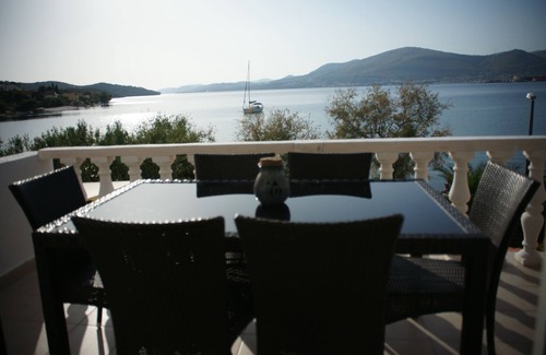 Okrug Gornji Villa | Paradise Literally On Sea.
