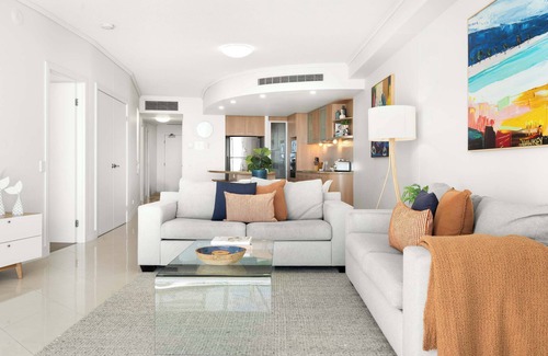 Minyama Apartment | Paradise on the Water - Luxury Minyama Apartment