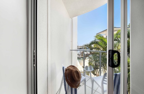 Minyama Apartment | Paradise on the Water - Luxury Minyama Apartment