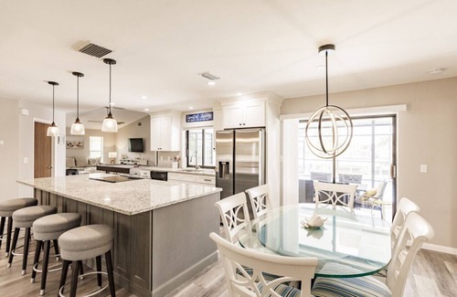 Caloosahatchee House | Paradise on Everest: 3 Bedroom Waterfront Heated Pool Home. Minutes to the Gulf