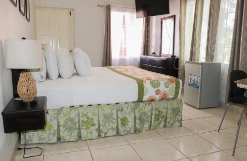 West End Hotel | Paradise On The Rocks Hotel