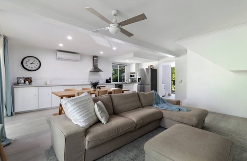 Noosaville Apartment | Paradise Palms: Noosa Resort Gem