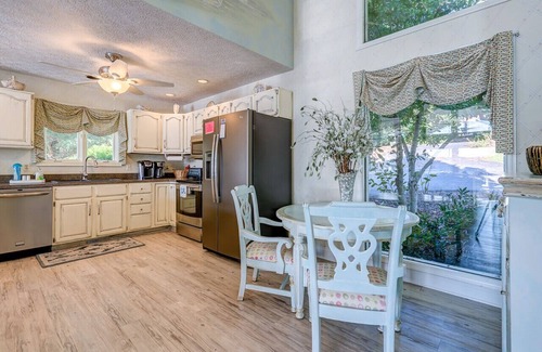 Moneta House | Paradise - Pet-Friendly/Private Pool/Firepit/Sunset Views