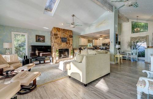 Moneta House | Paradise - Pet-Friendly/Private Pool/Firepit/Sunset Views