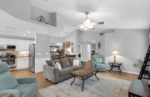 Fort Walton Beach - Destin House | Paradise Reef Private Pool! Walk to the Beach! Sleeps 10! Jacuzzi! Pet Friendly!