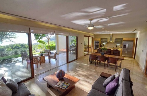 Tola Villa | Paradise Retreat Oceanview Villa!