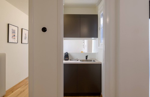Plaka Apartment | Paradise Suite with Jacuzzi & Acropolis view