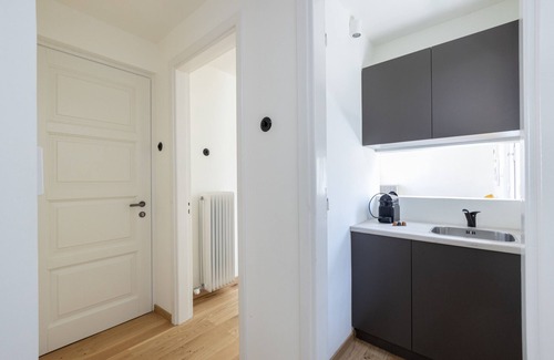 Plaka Apartment | Paradise Suite with Jacuzzi & Acropolis view