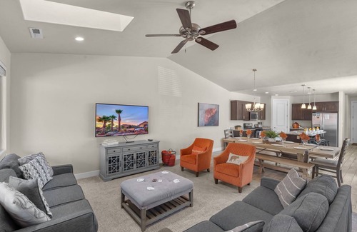 Santa Clara House | Paradise Village 58 l Sweet Retreat, includes a Private Hot Tub, Wii U, and Mario Cart