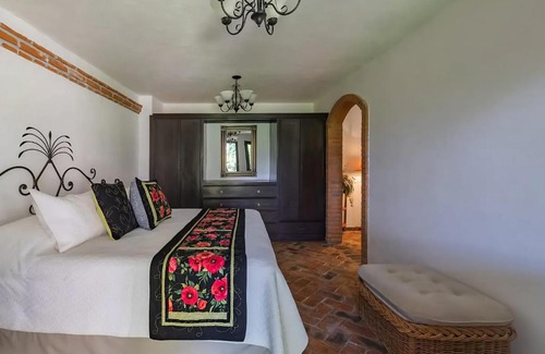 San Miguel de Allende House | Paradisiaca Casa Las Palmas con Alberca Climatizada 5 suites