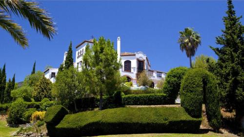 El Madronal Villa | Paradisiacal Villa in Benahavís with Jacuzzi and Private Pool