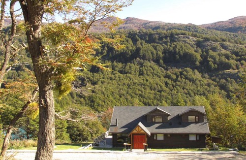 Puerto Bertrand Cabin | Parador Loberias del Sur Puerto Bertrand