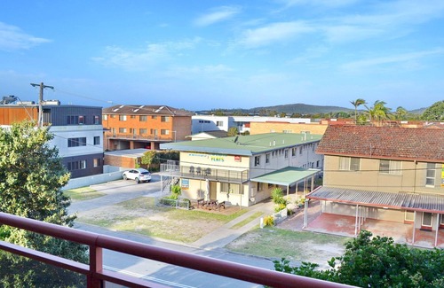 South West Rocks Apartment | Paragon Apartment 7 - walk to the beach