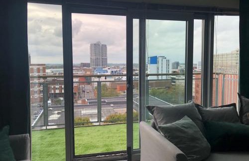 Swindon Apartment | Paramount Views