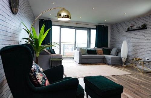 Swindon Apartment | Paramount Views