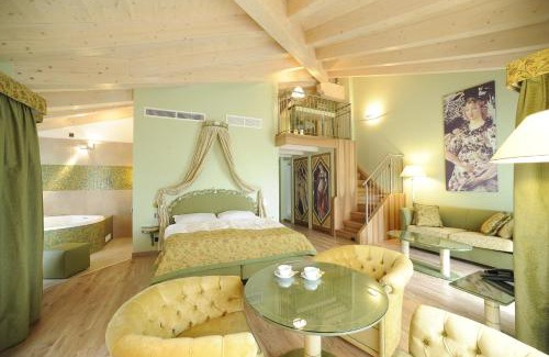 Riva del Garda Hotel | Parc Hotel Flora S