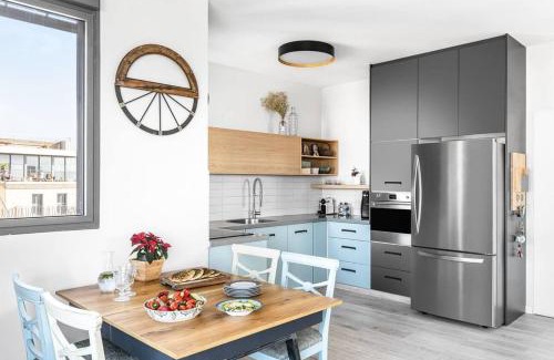 Bat Yam Apartment | Pardisano