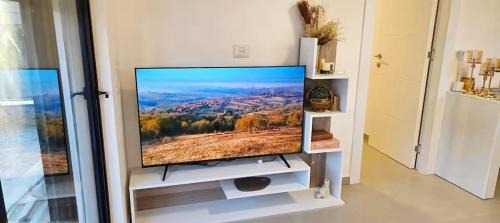 Bat Yam Apartment | Pardisano
