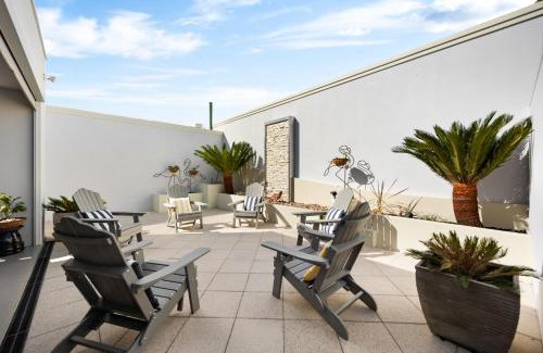 West Beach Apartment | Parea on Cavendish - Luxe Beachside Living