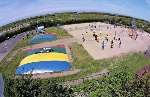 Petten Ski Chalet | Parel op 5 Minuten Afstand van het Strand en op 5 Sterren Camping de Watersnip