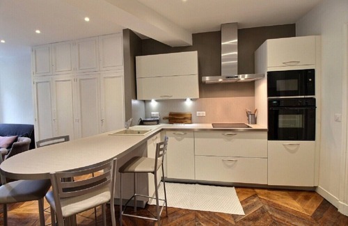 Les Iles Apartment | Parisian Home | 1 room | Ile de la Cité - Ile Saint Louis