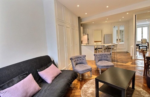 Les Iles Apartment | Parisian Home | 1 room | Ile de la Cité - Ile Saint Louis