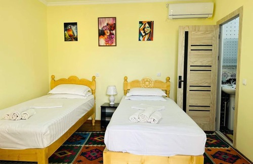 Bukhara Bed & Breakfast | Parivash B&B -Triple twin room 2