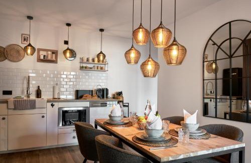 Altstadt-Nord Apartment | Park Avenue - Design Apartment Friesenstraße - 4 Pers - WLAN - Netflix - 65 Zoll TV