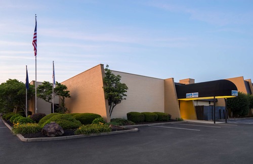 West Middlesex Hotel | Park Inn by Radisson Sharon